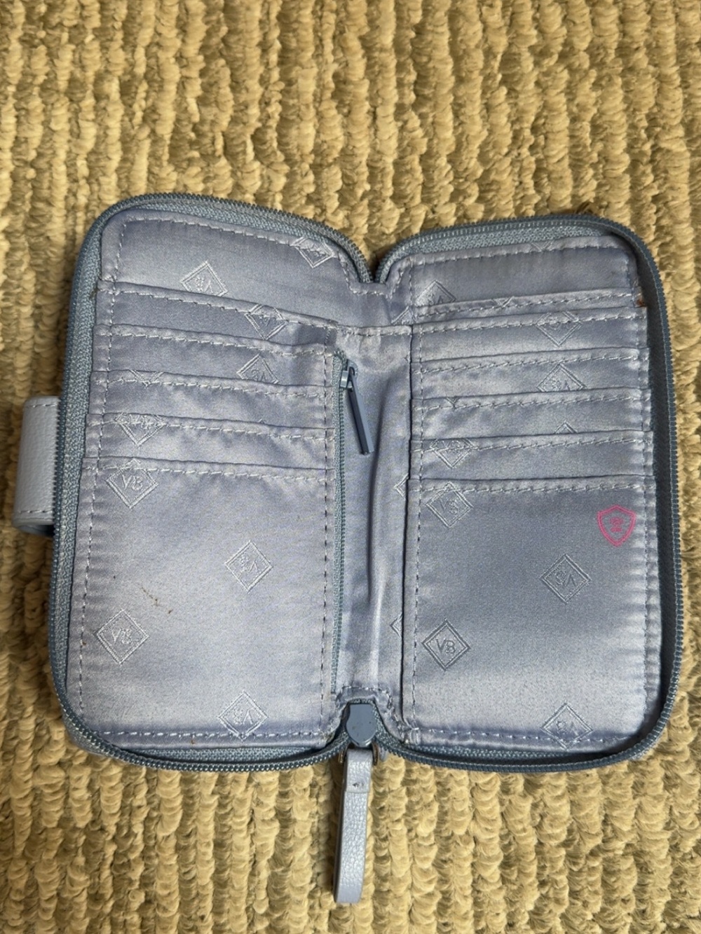 Vera Bradley Light Blue Floral Quilted Phone Wristlet Wallet - Picture 4 of 4